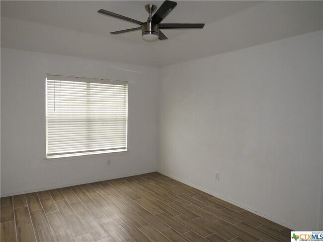 Building Photo - 4608 Bowles Dr