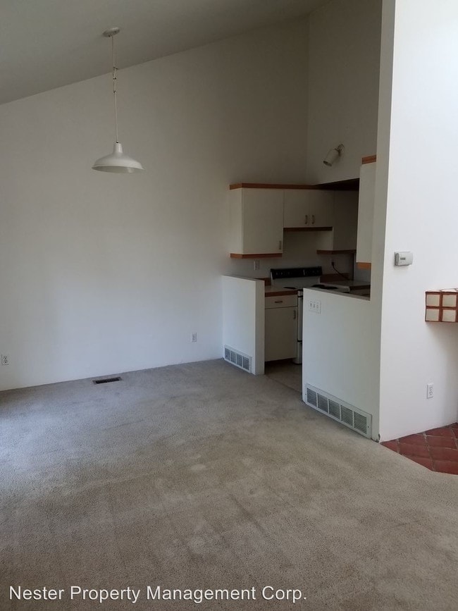 Building Photo - 210 W Brookside St