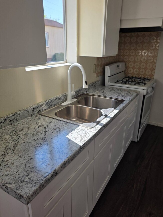 Foto del edificio - 53080 Harrison St