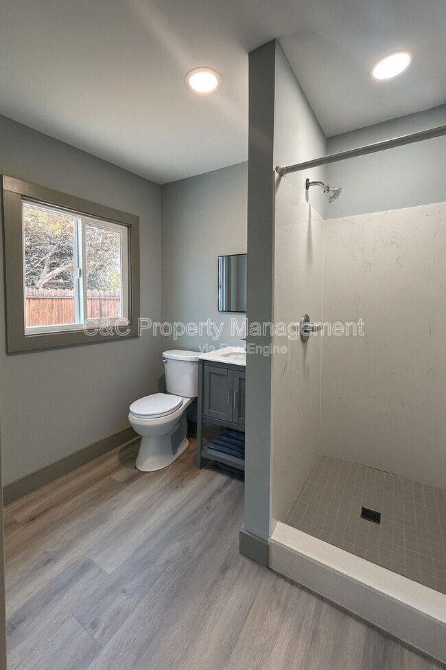 Foto del edificio - 2370 Lowell Ave