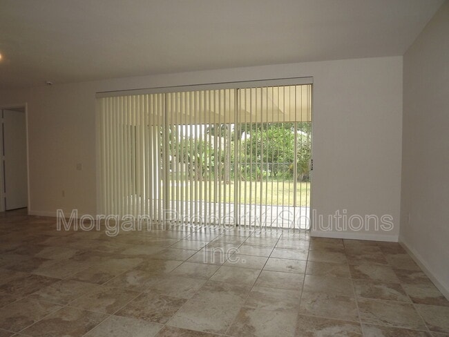 Building Photo - 1221 Edwards Ln
