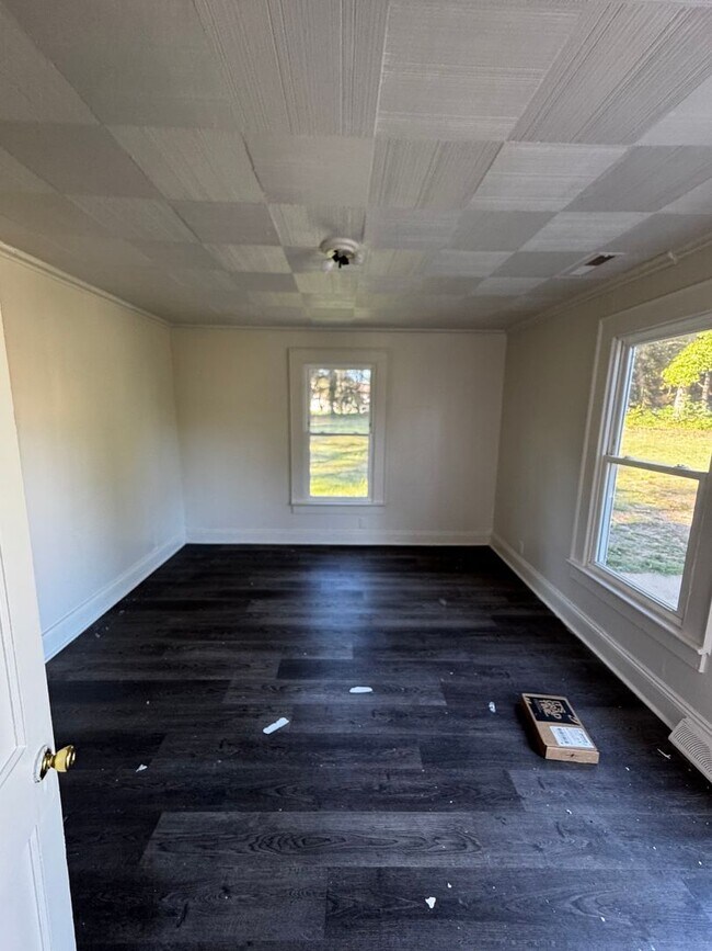 Foto del edificio - Single Family 2 Bed / 1 Bath (Deep Cleaning July 10, 2026)