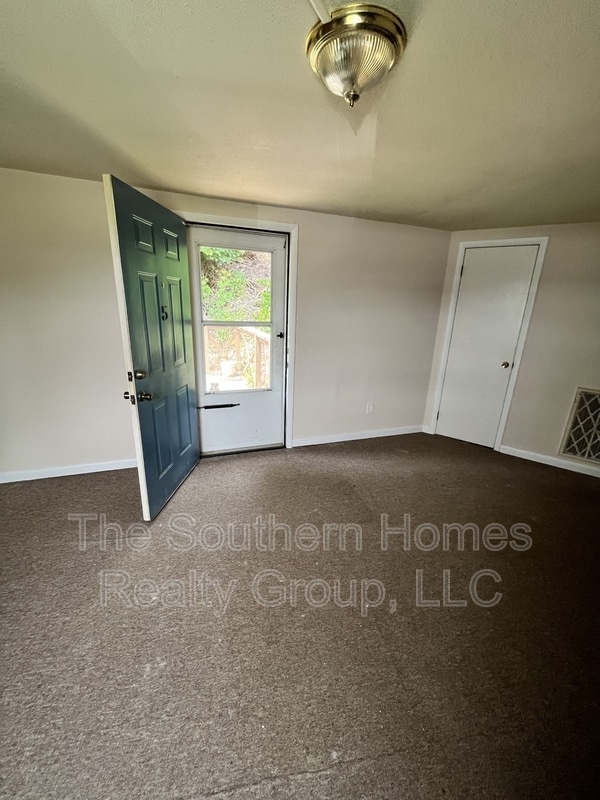 Foto del edificio - 2439 US-411