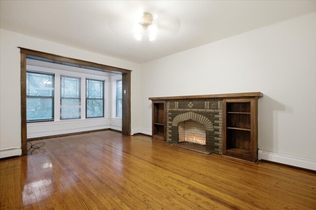 Building Photo - 5432 S Drexel Ave