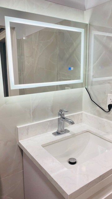 Foto del edificio - 10025 Walnut Ave