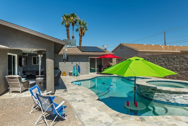 Building Photo - 230 Coral Dr