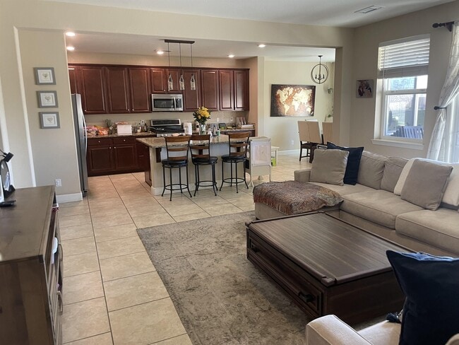 Foto del edificio - 10510 Rollins Dr
