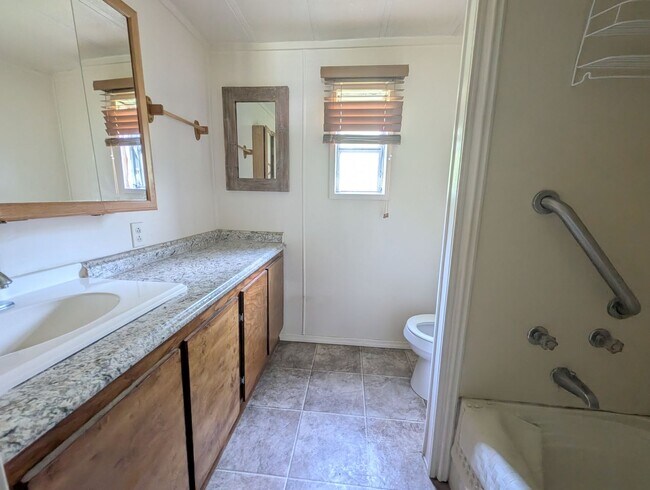 Foto del edificio - 535 Lockett St