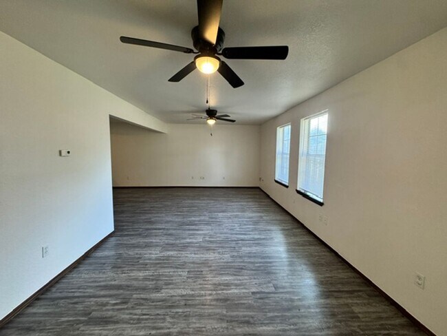 Foto del edificio - 721 SW 13th St