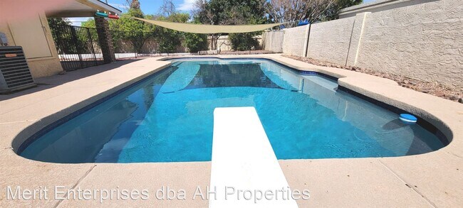 Foto del edificio - 4 br, 3 bath House - 2004 E REDMON DR