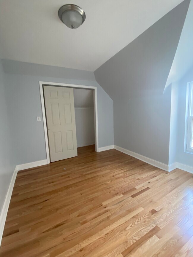Building Photo - 2316 S Millard Ave