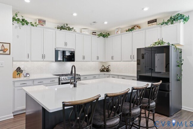 Foto del edificio - 7712 Hawthorne Ave