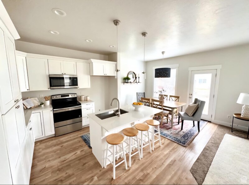 Foto principal - 220 Whitewater Dr