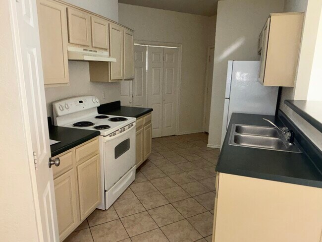 Foto del edificio - 2205 Garrett Dr