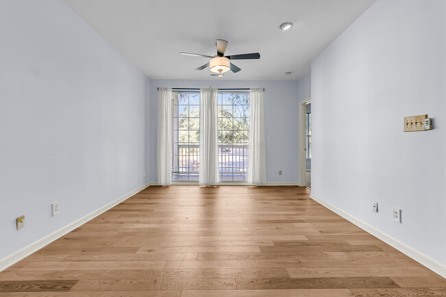 Foto del edificio - 1600 Long Grove Dr