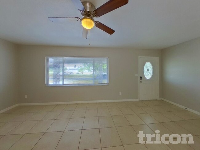 Building Photo - 2529 Brentwood Dr