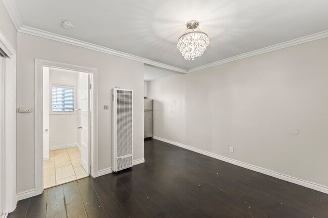 Foto del edificio - 4104 E 7th St