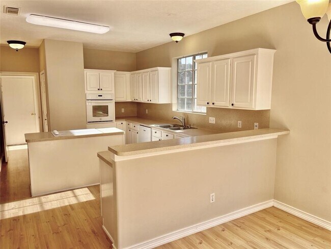 Foto del edificio - 8806 Edenbridge St