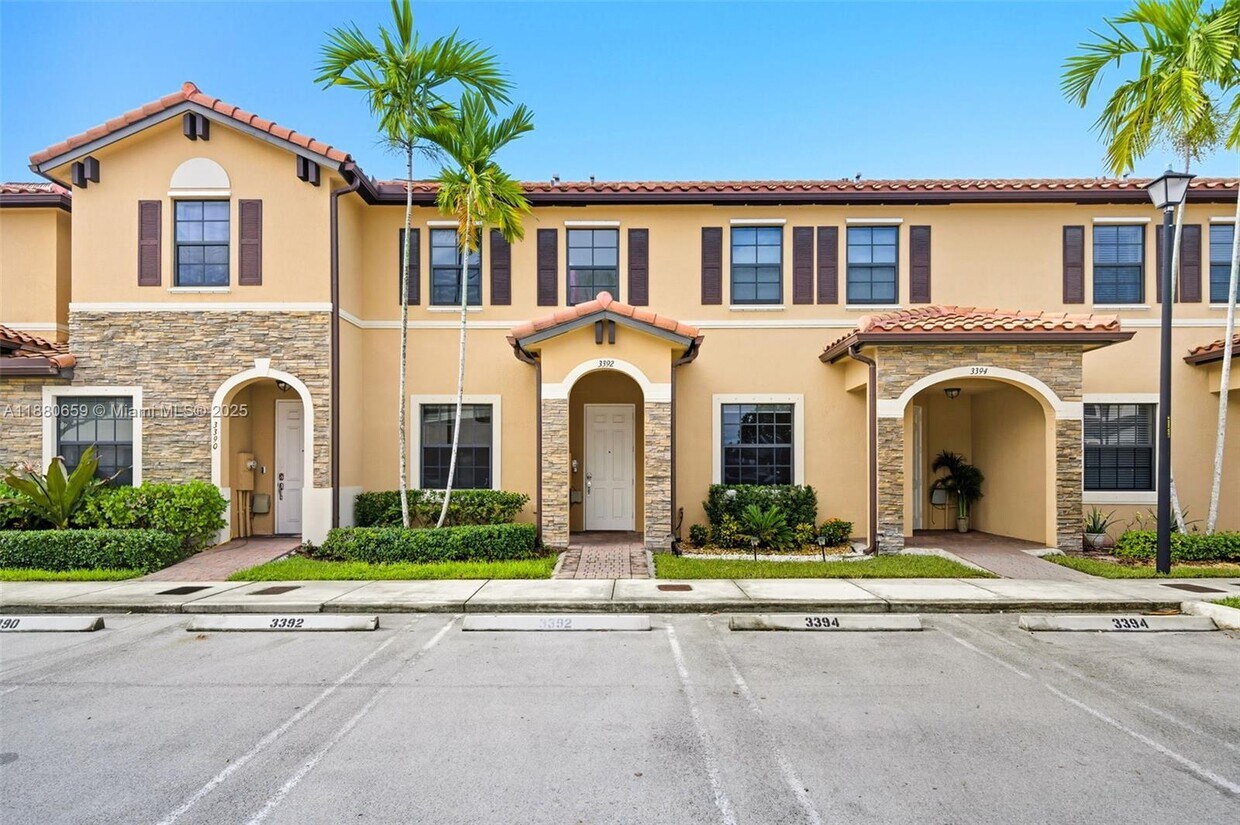 Foto principal - 3392 W 92nd Pl