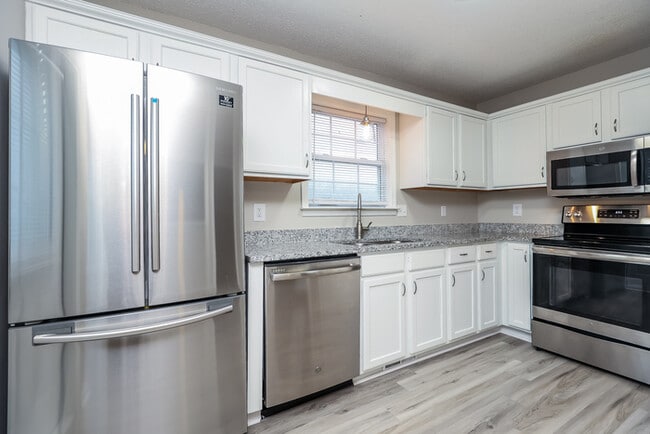 Building Photo - 249 Cranklen Cir