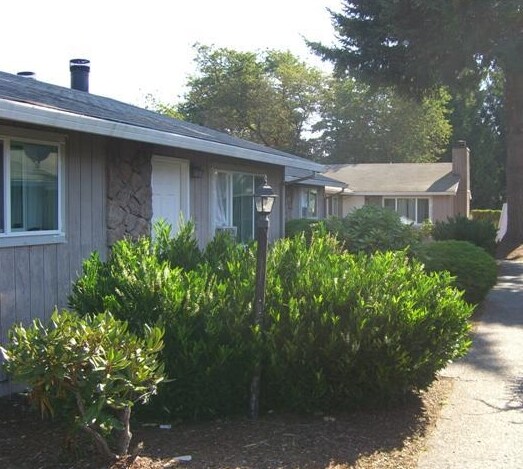 Foto principal - Peterson Court Apartments