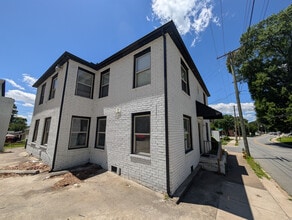 Building Photo - Room in Apartment on Kerr St NW