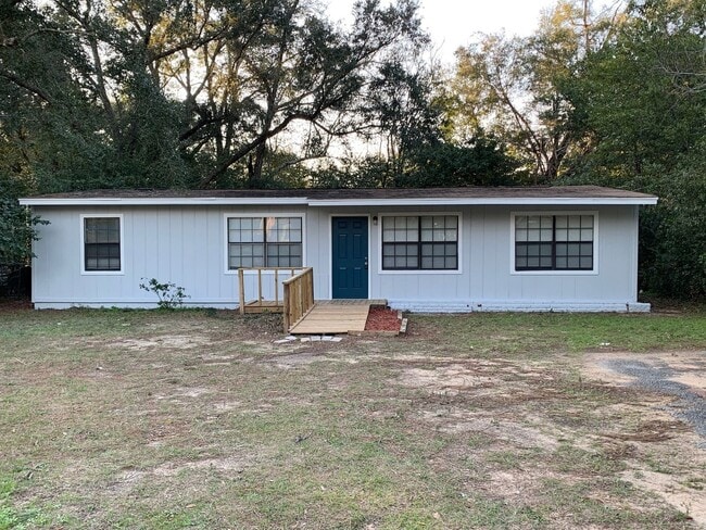 Building Photo - 6139 Syrcle Ave