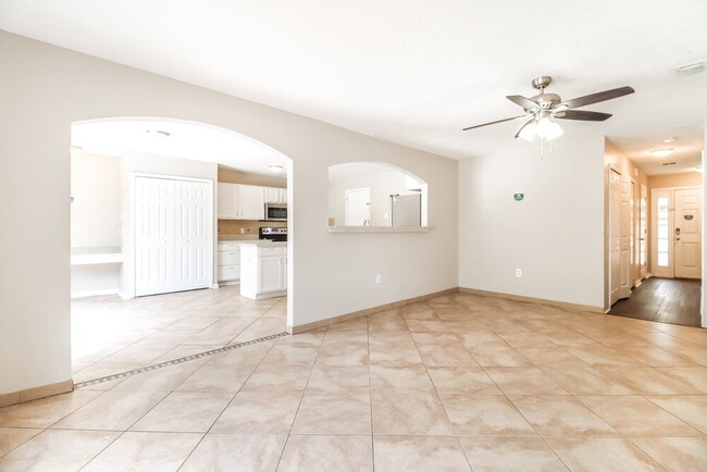 Foto del edificio - 13825 Gentle Woods Ave