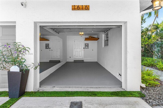 Foto del edificio - 1616 NE 5th St