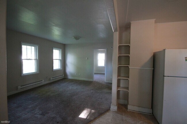 Building Photo - 3 br, 2 bath Duplex - 2200 4th Ave N 1