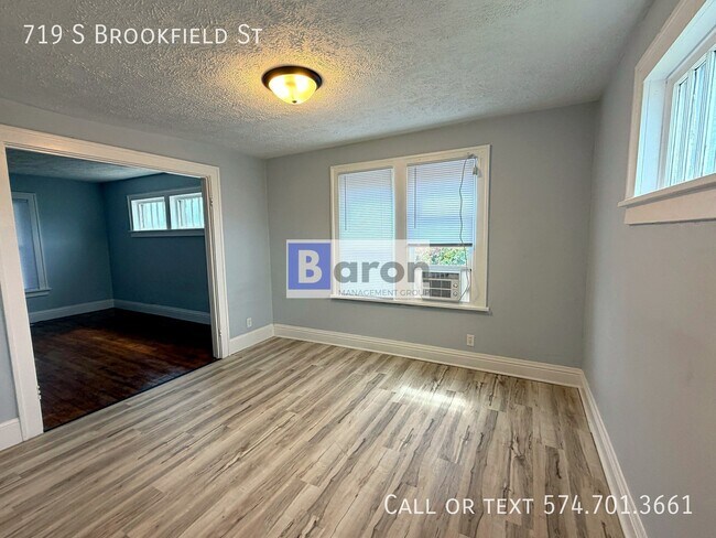 Foto del edificio - 719 S Brookfield St