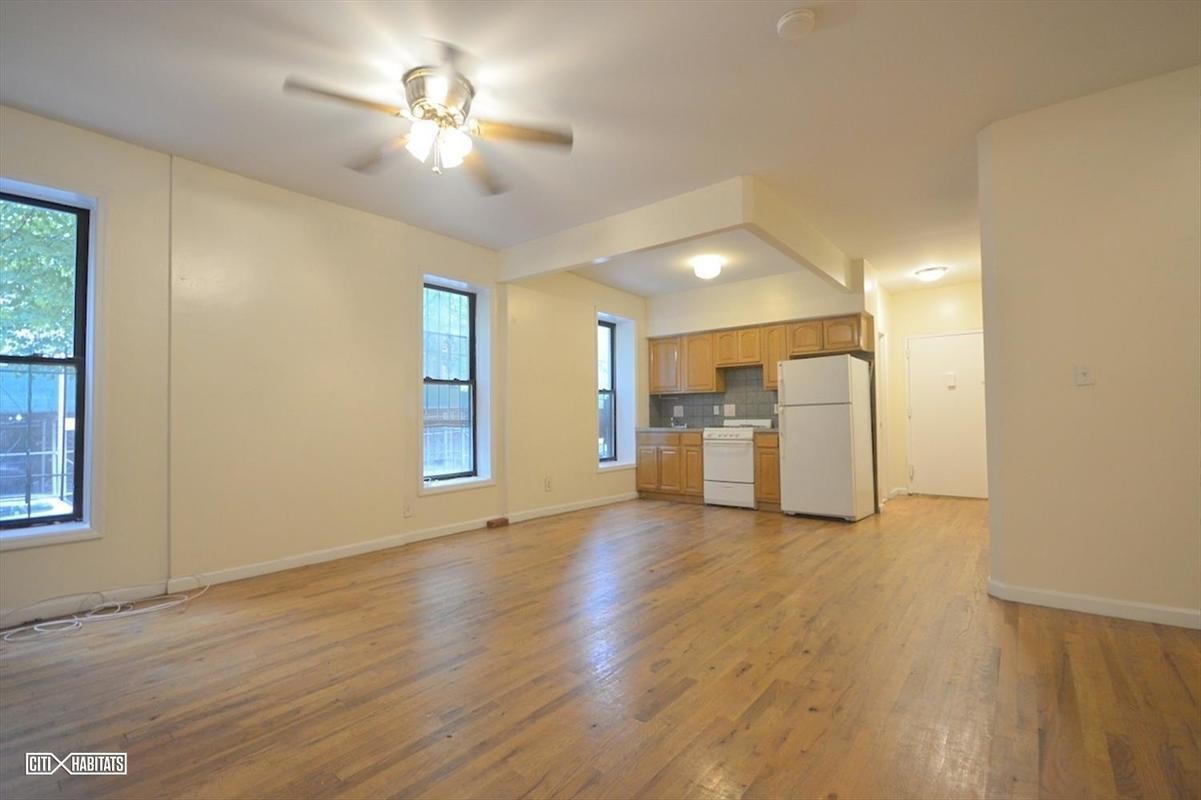 Primary Photo - 852 Classon Ave