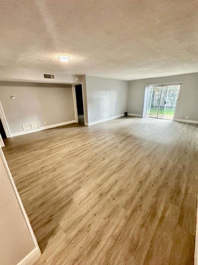 Building Photo - 1740 NW 60th Ave