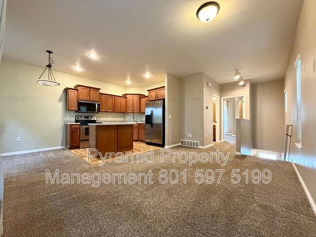 Building Photo - 14791 S Chandlerpoint Way