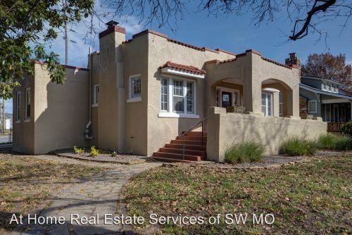 Foto principal - 1004 S Roanoke Ave