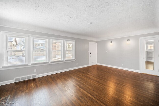 Foto del edificio - 2258 Northland Ave