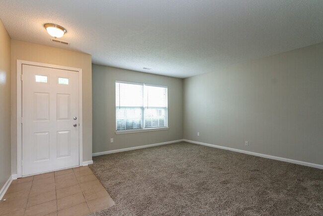 Foto del edificio - 713 Millbrook Dr