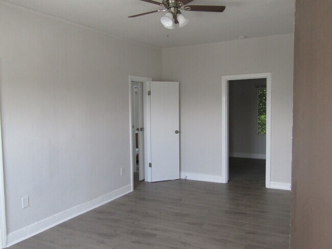 Building Photo - 3811 Montclair St