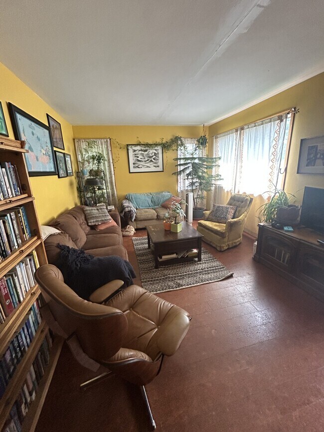 Foto del edificio - 418 Blemhuber Ave