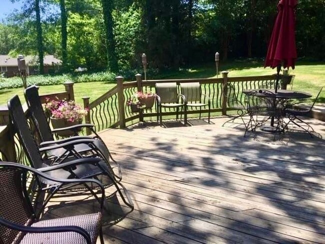 Photo - 231 Grove Dr House