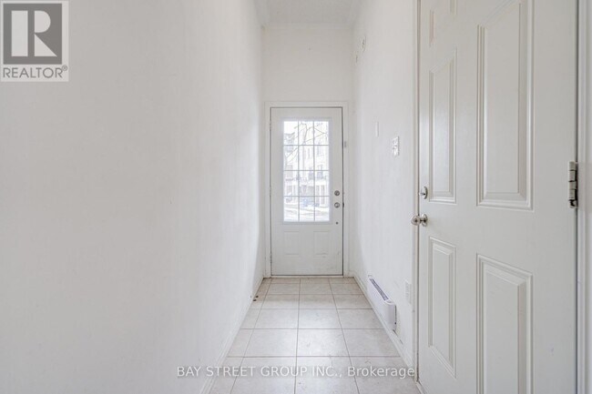 Photo du bâtiment - 2378 Chevron Prince Path