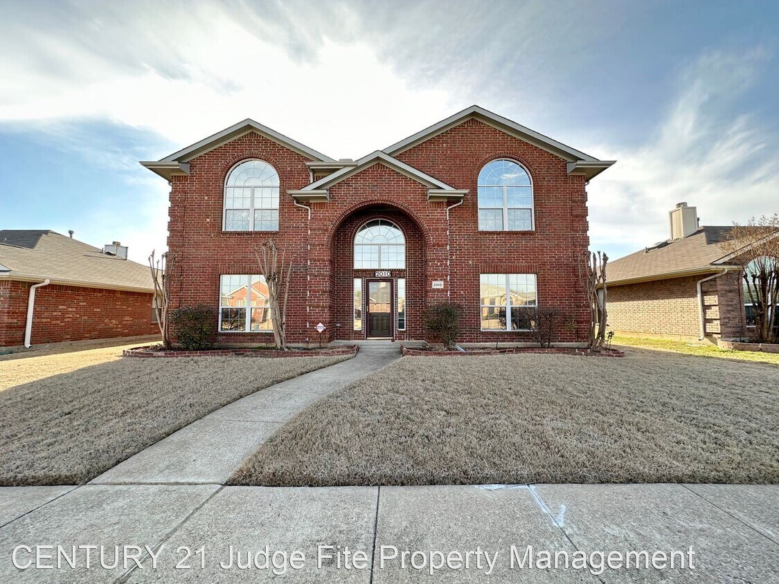 5 br, 3 bath House 2010 Pecan Grove Drive House Rental in Garland