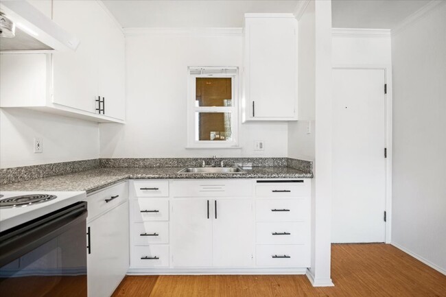 Foto del edificio - 1739 Addison St