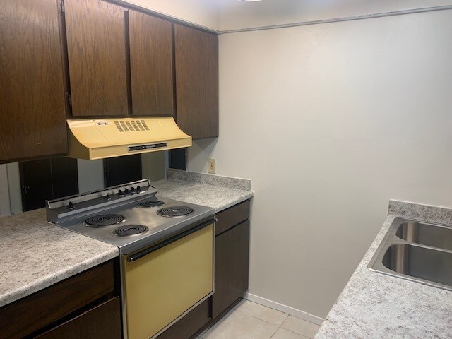 Foto del edificio - 2220 E Murray Holladay Rd