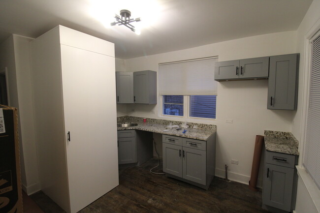 Building Photo - 2242 S Spaulding Ave