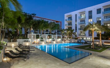 Building Photo - AMLI Midtown Miami