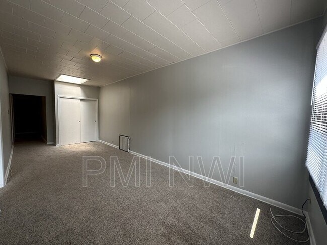 Foto del edificio - 40 W 73rd Ave