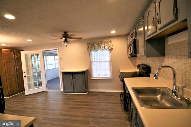 Building Photo - 507 Smoketree Ct