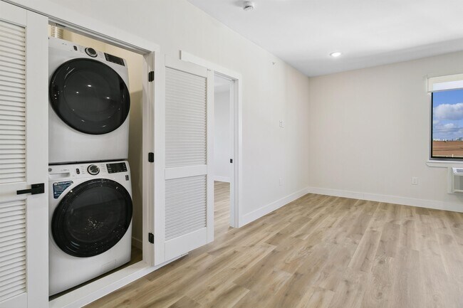 Foto del edificio - 582-586-586 66th St