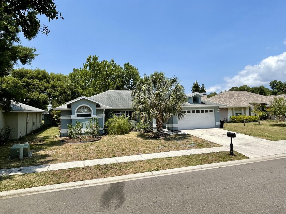 Foto principal - 5610 29th St Cir E